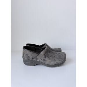 311 Dansko Women's Professional Burnished Suede Clogs size 10-10.5 EU 40 Camo